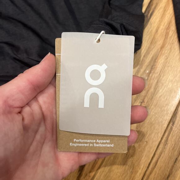 On Running Performance T Shirt Long Sleeve Mens Black Size L Athletic Fit - Picture 5 of 7